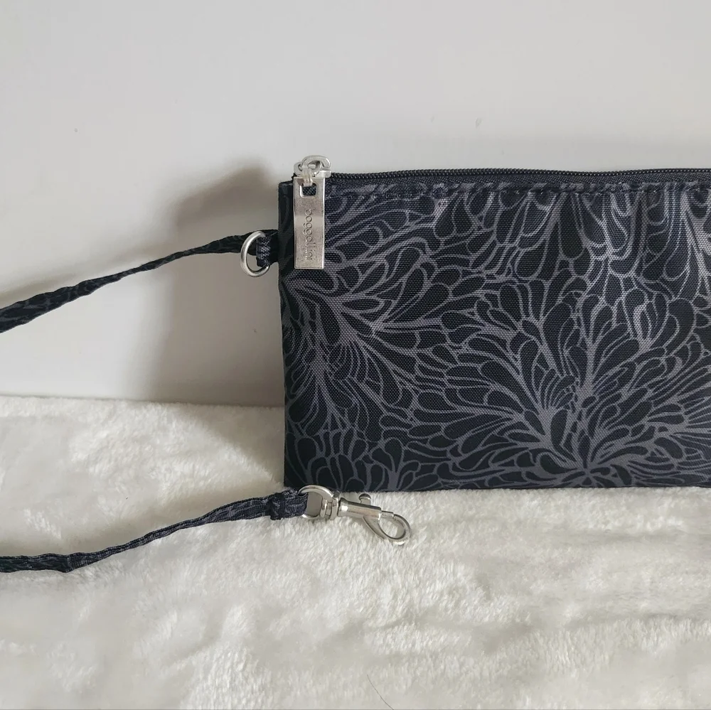 Baggallini Black Gray Midnight Blossom Floral RFID Phone Wrislet Wallet Clutch